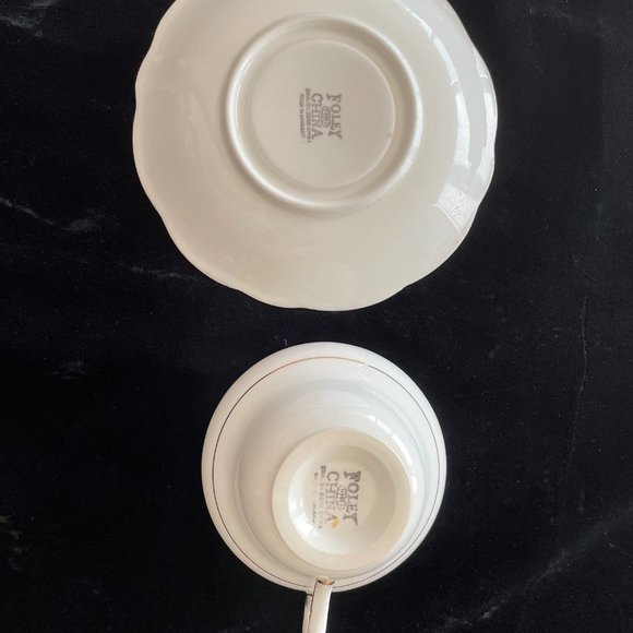 Vintage Foley wide mouth tea cup and saucer - Picture 7 of 8